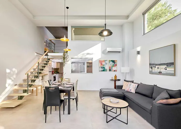 Renia\'S House